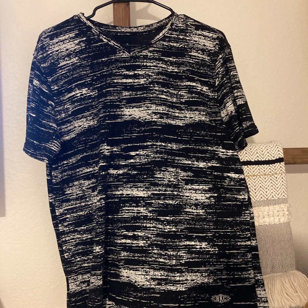 Men's Black and White Graphic T-Shirt